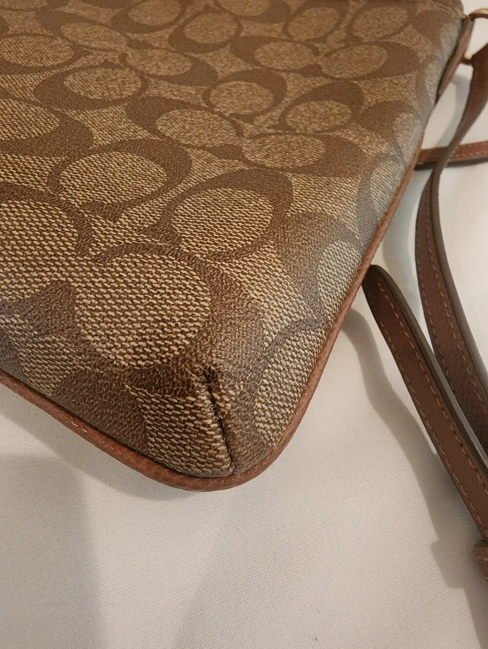 Authentic Coach Signature Canvas North/South Crossbody Bag (F35940)